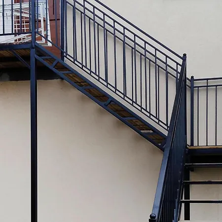 Near The Sea, Διαμέρισμα *